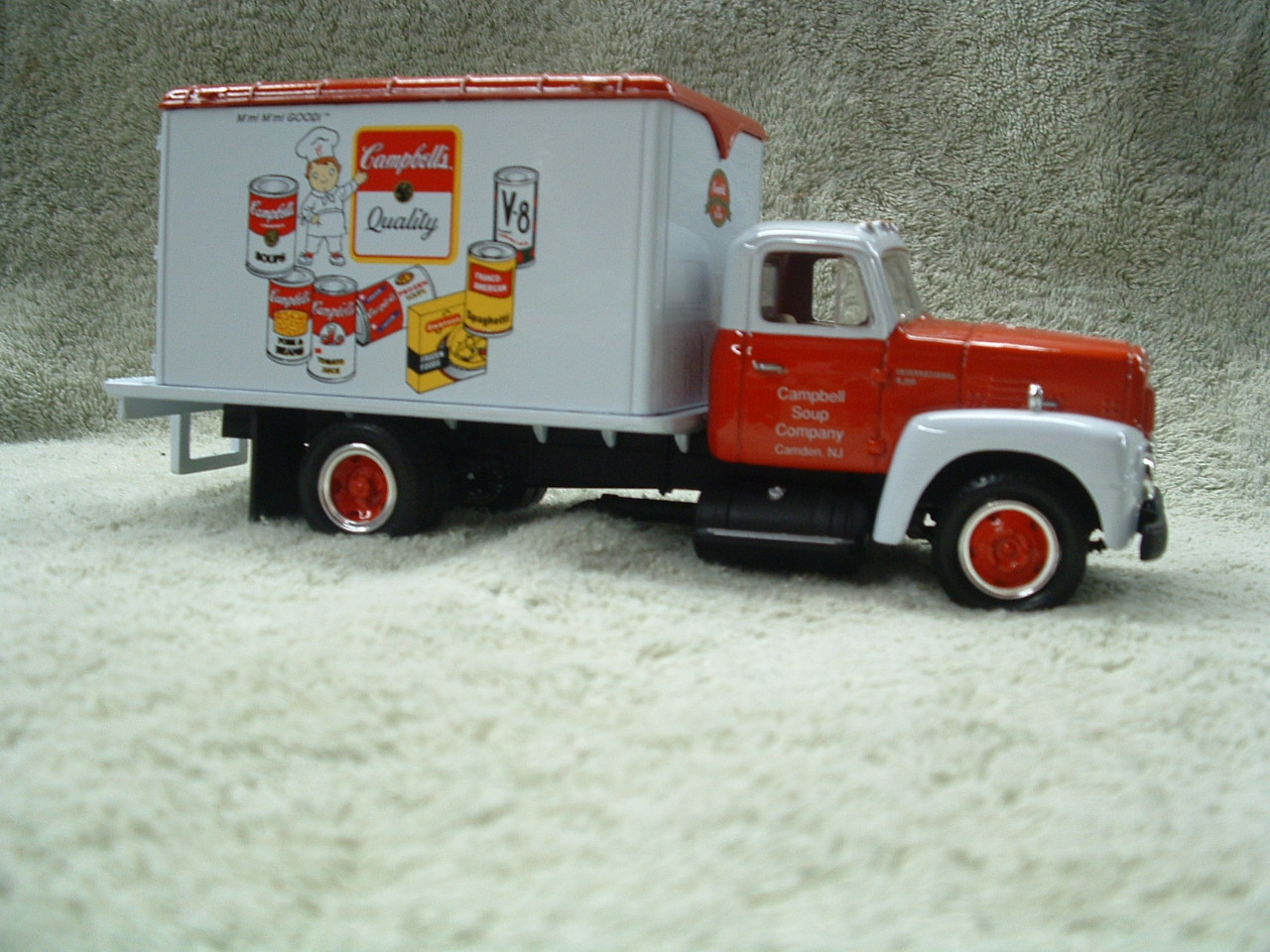 1:34 Ferris 1957 International R-190 Dry Goods Van COLLECTOR SERIES! 